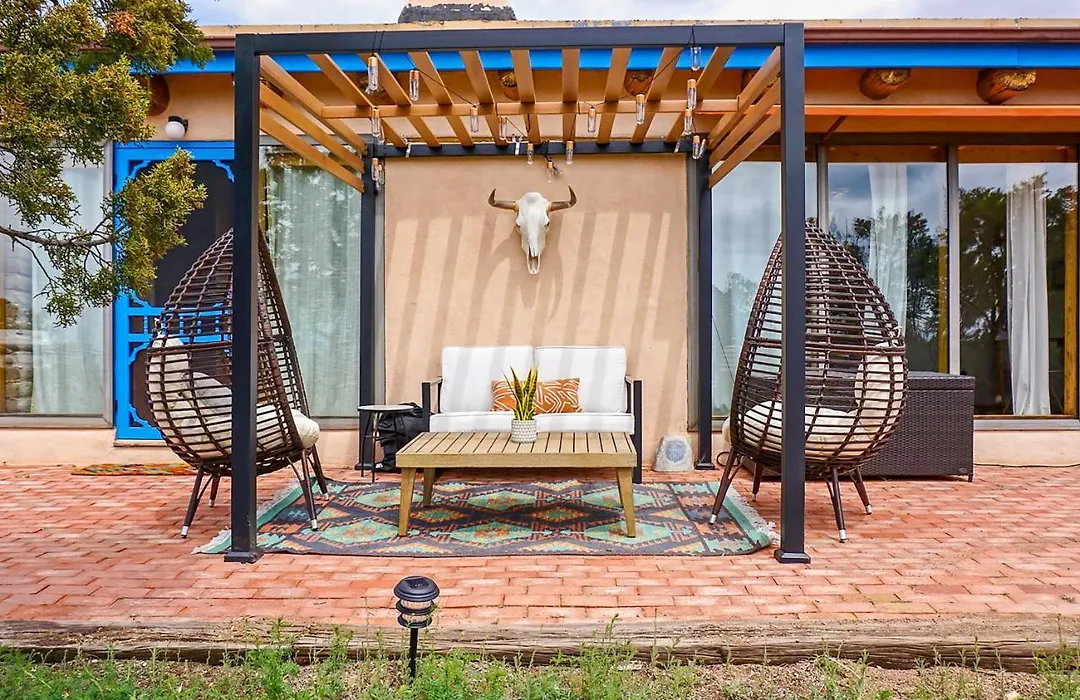 Santa Fe Desert Adobe Retreat - Mountain Views-1