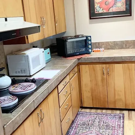 Tiffany House Dog Friendly 3/2 W Fenced Yard-2