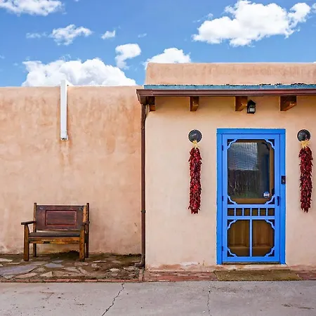 Santa Fe Desert Adobe Retreat - Mountain Views-2